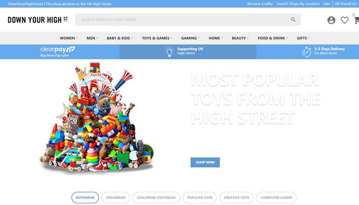 通往英国高街的商店橱窗